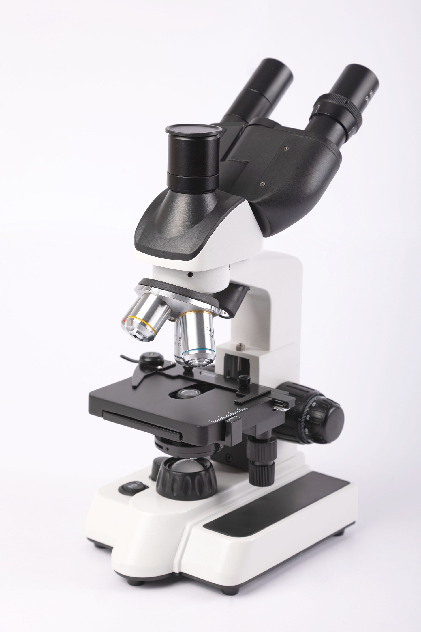 میکروسکوپ سه‌چشمی تحقیقاتی برسر مدل Bino 1200x